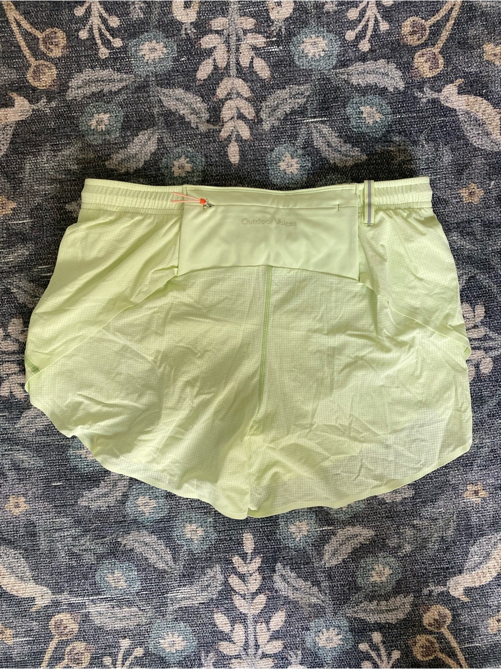 Outdoor Voices Athletic Shorts size Medium - Picture 2 of 4